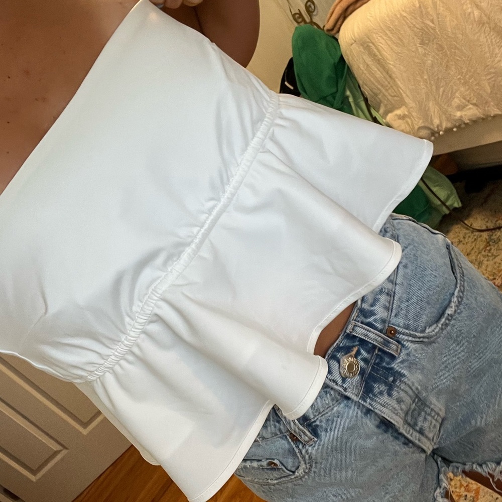 Ruffle Crop Top White - Picture 6 of 12